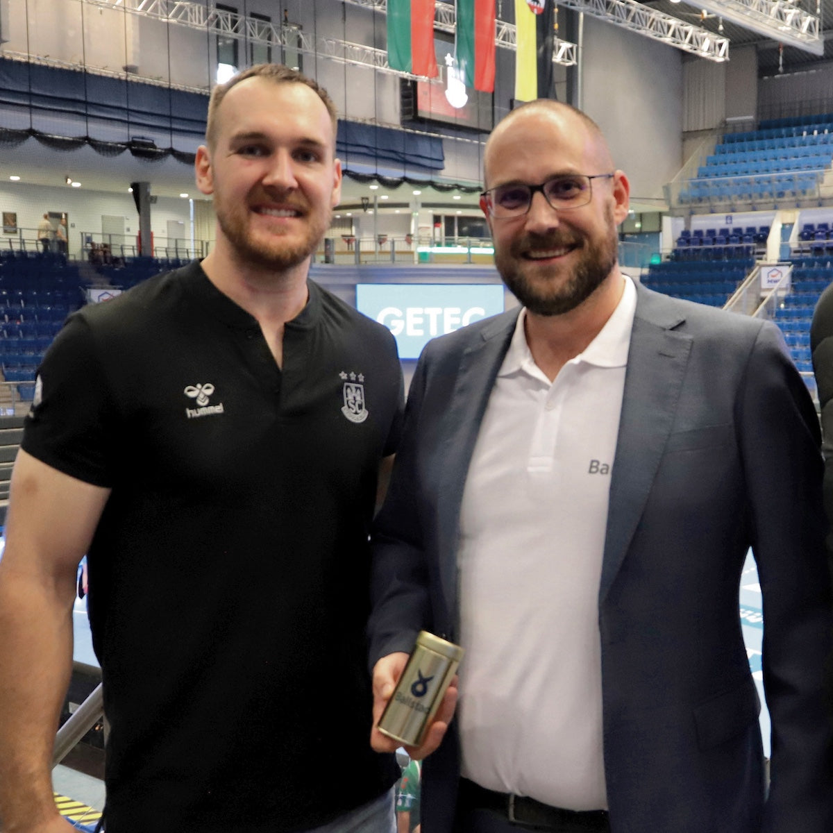 SC Magdeburg sporcusu ve Ballstad temsilcisi GETEC Arena’da Ballstad Omega-3 takviyesi ile — sporcu sağlığı ve performansı için stratejik iş birliği