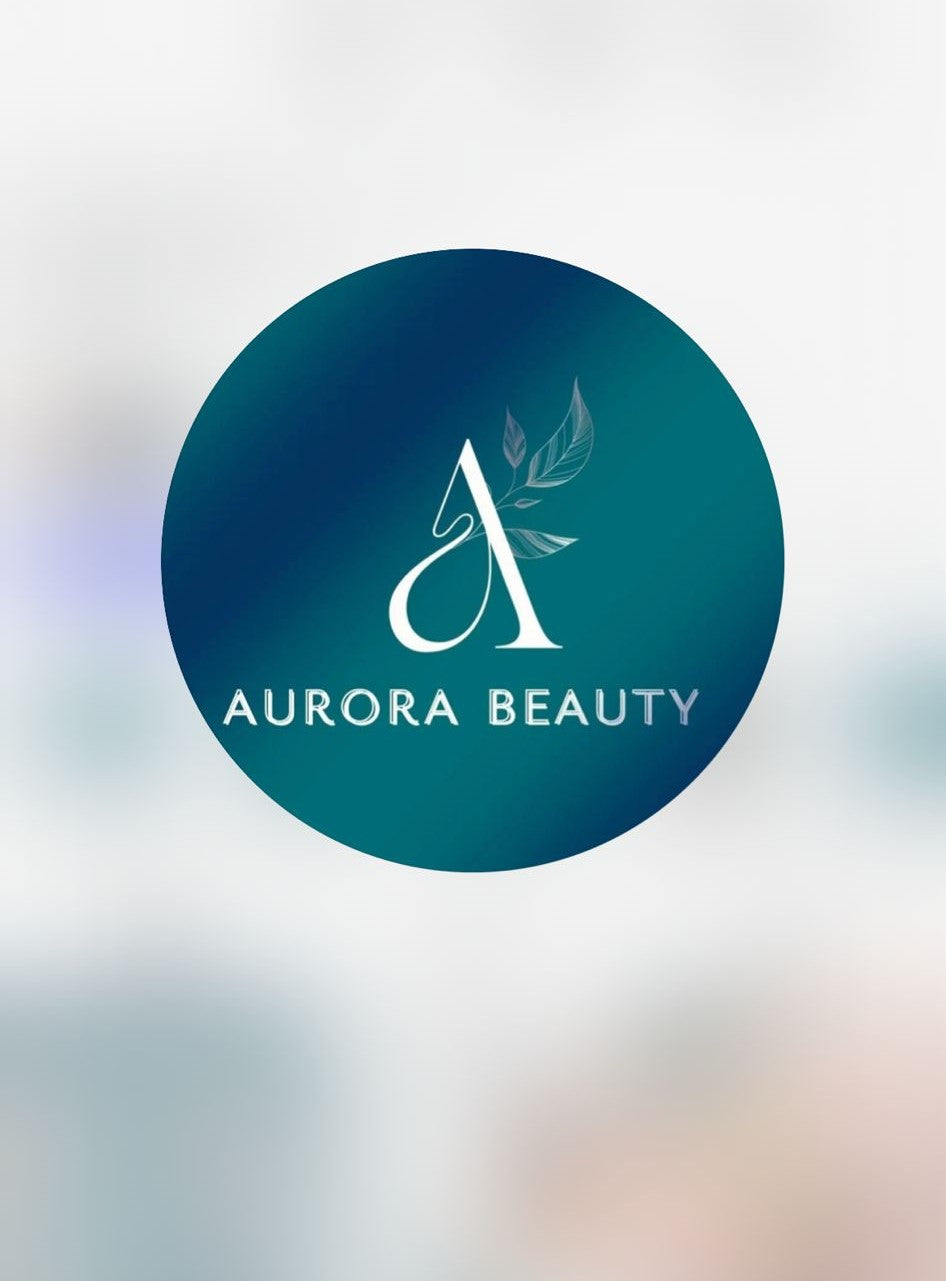 Yeşil-mavi daire içerisinde, zarif 'A' harfi ve yaprak detayıyla tasarlanmış Aurora Beauty logosu. Altında beyaz harflerle 'AURORA BEAUTY' yazısı yer alıyor.